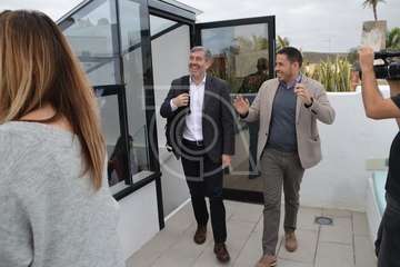 El senador nacionalista Fernando Clavijo durante la visita a Telde (Foto TA)